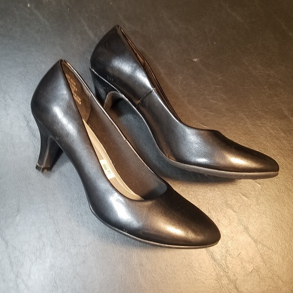 Comfy Aix Flex Pumps - Picture 5 of 5